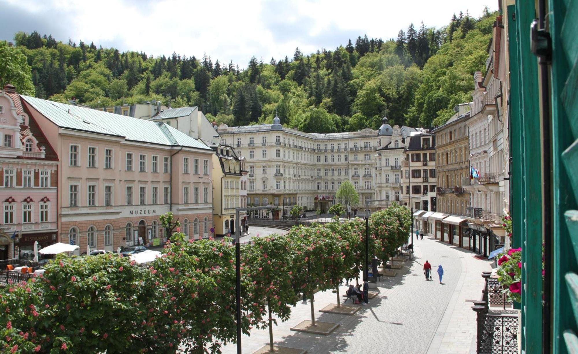 Hotel Maltezsky Kriz Karlovy Vary Exterior photo