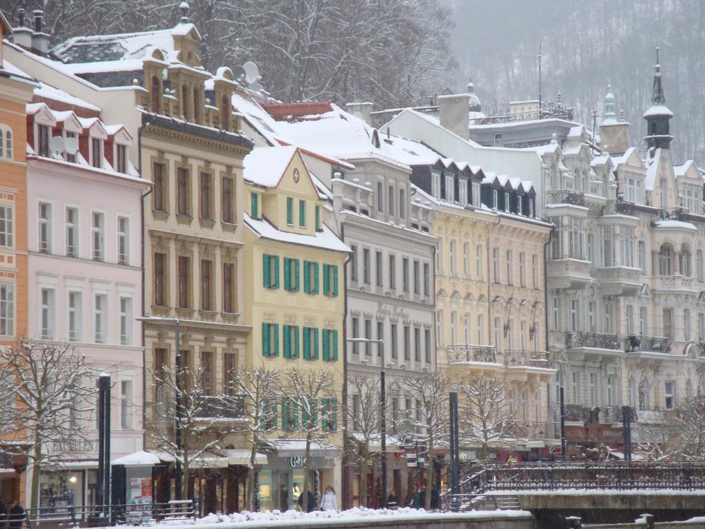 Hotel Maltezsky Kriz Karlovy Vary Exterior photo